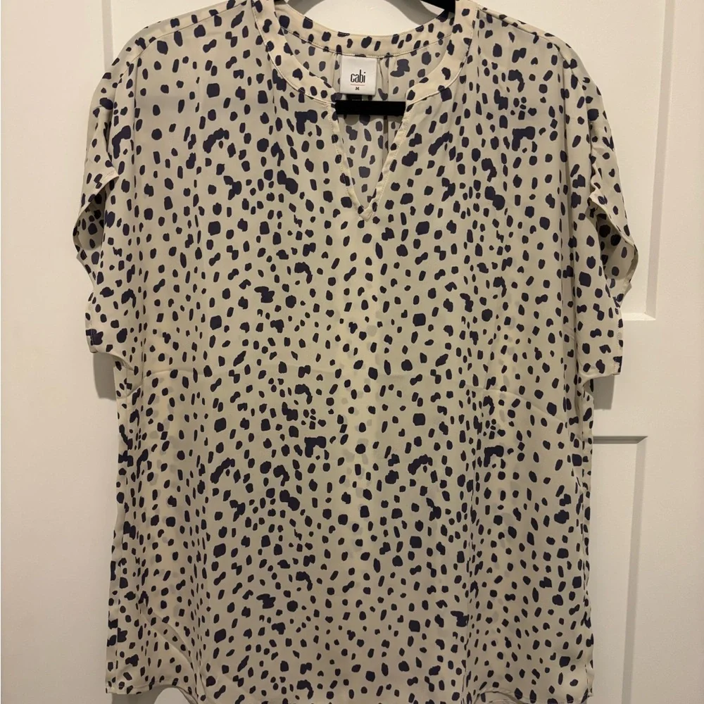 CAbi Meow Top 4343 Size Medium Cream and Purple Patterned Blouse - Picture 3 of 6